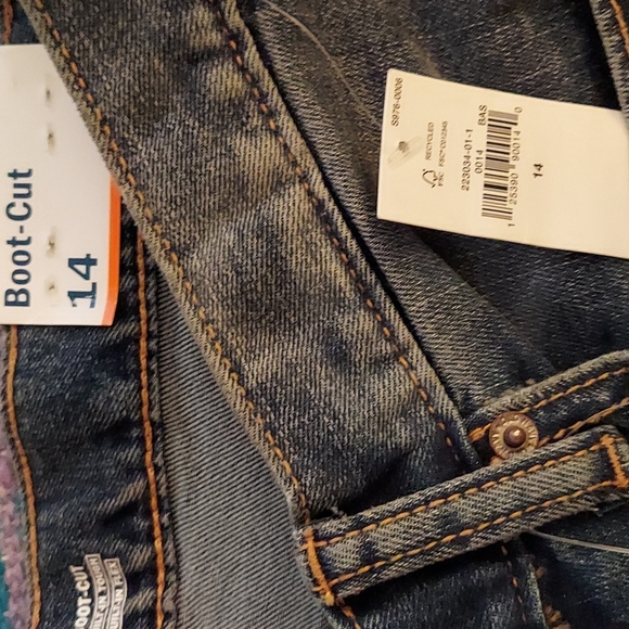 NWT Old Navy Boot-cut Jeans - Picture 4 of 9